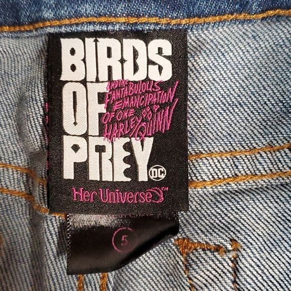 Birds of Prey Harley Quinn Destructed Jean Denim Shorts Size 5 Stars & Stripes - Picture 6 of 11